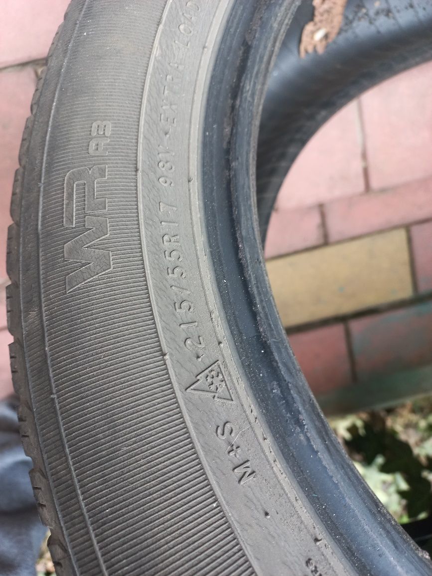 4 NOKIAN R17 всесезонка.