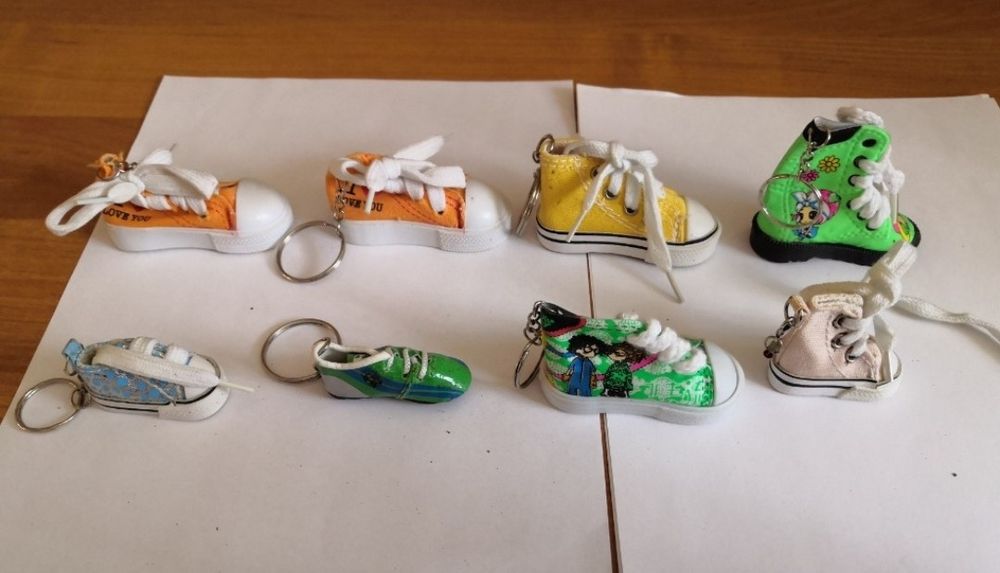 Breloczek but trampek - komplet