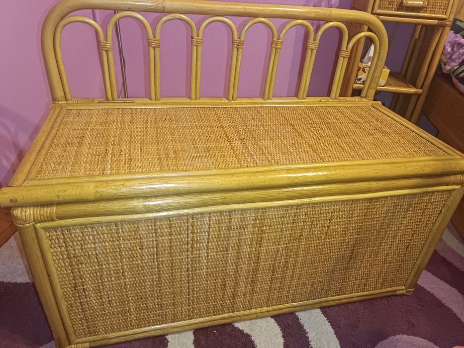 Piękna skrzynia rattanowa