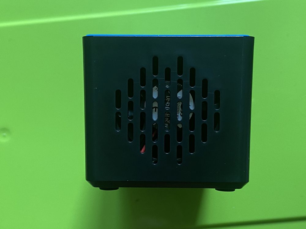 Мультизарядний пристрій на 10 USB портів