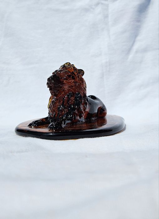 Przycisk do papieru lew ZąbkowicePrzycisk do papieru w kształcie lwa.