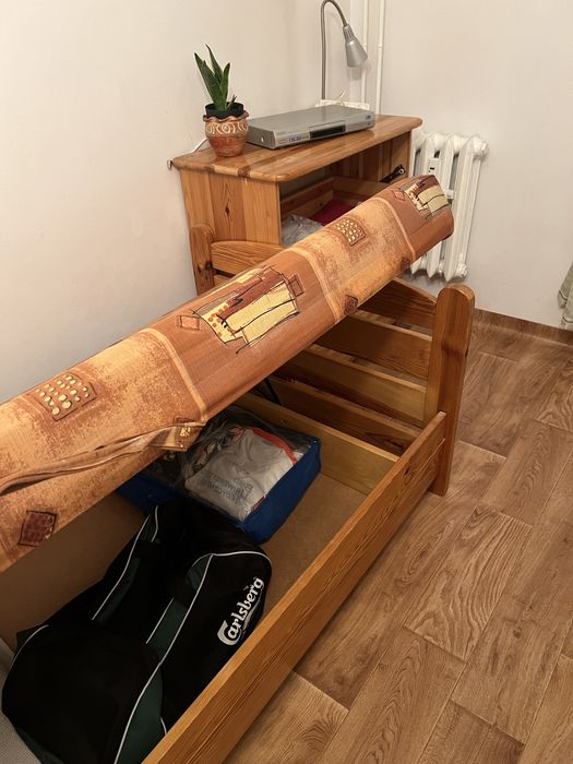Łóżko drewniane i komoda i szafka PRL
