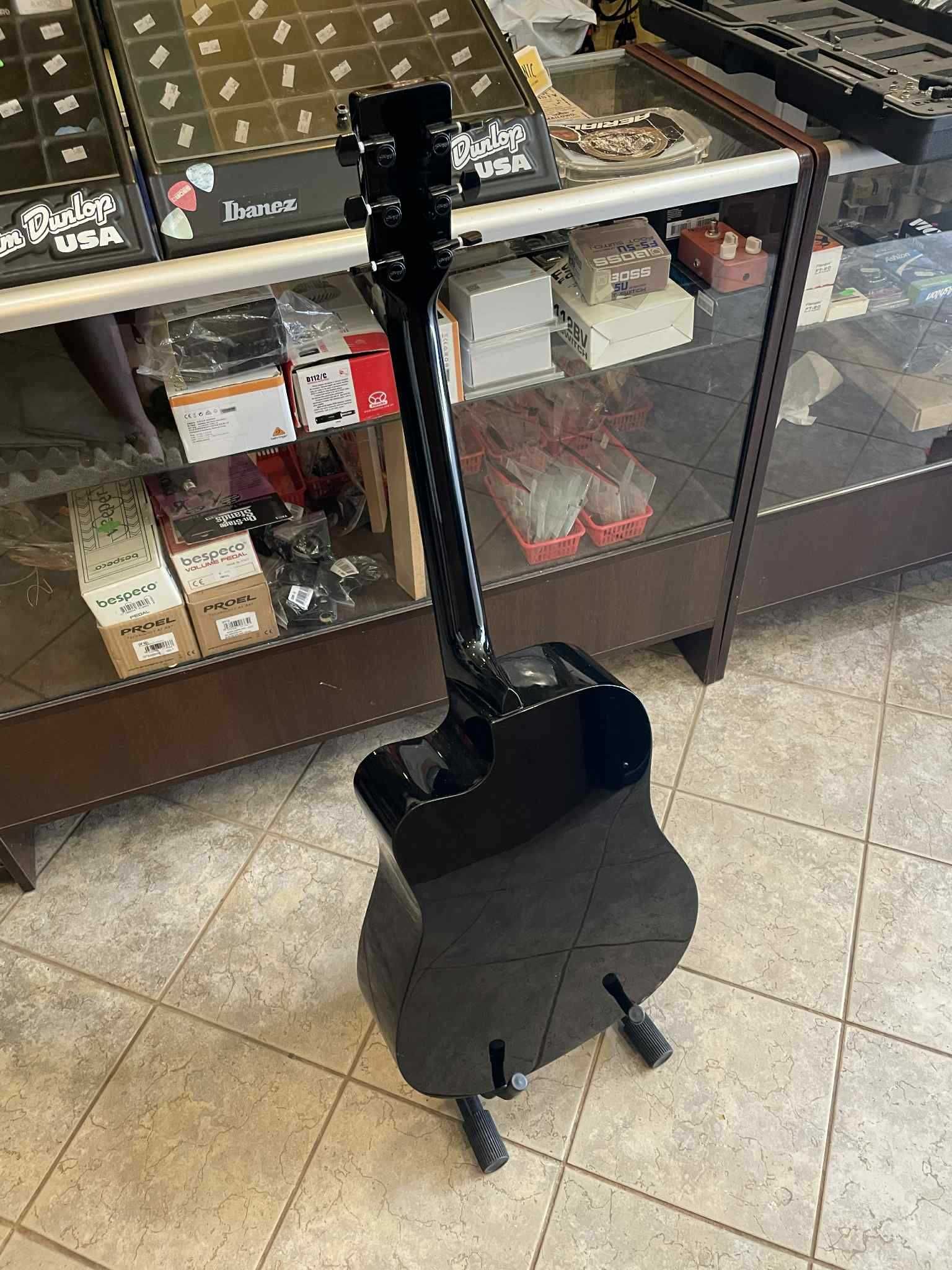 Gitara elektro akustyczna STAGG + pokrowiec