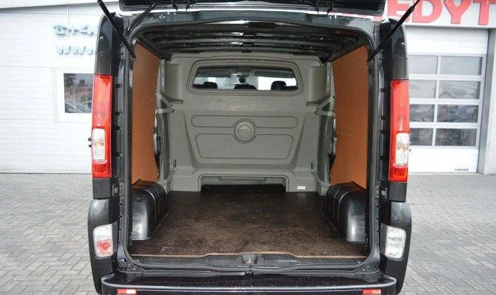 Opel Vivaro Black