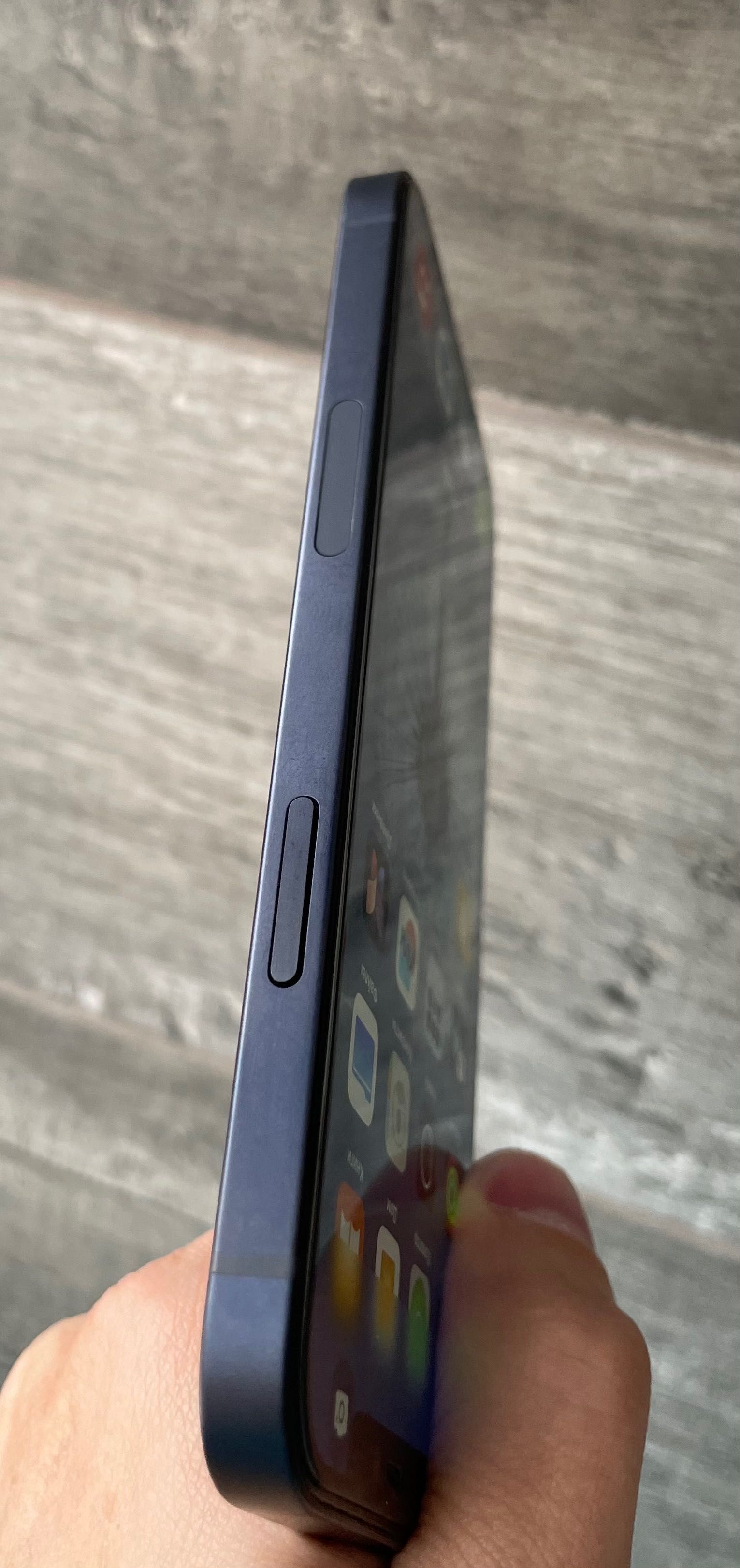 iPhone 12 Black Neverlock (99%)