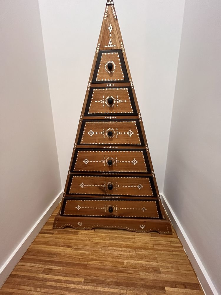 Comoda piramide marchetada madreperola