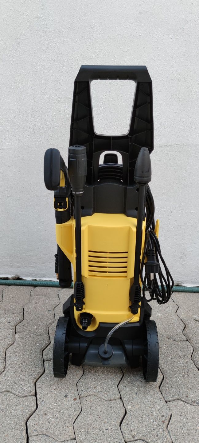 Lavadora de alta pressão - Karcher 1600w, 120bar (Nova)