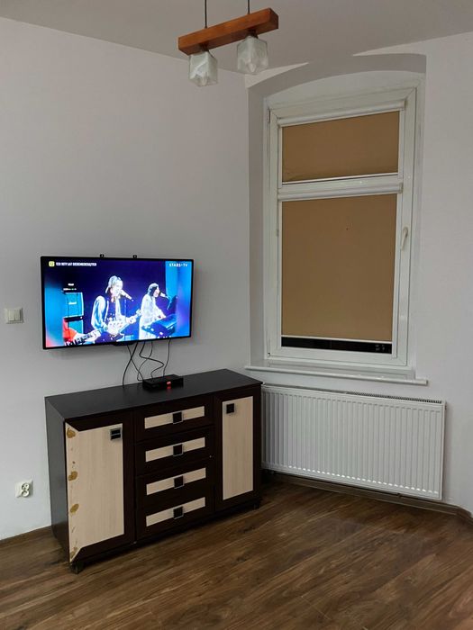 Sprzedam mieszkanie trzypokojowe.