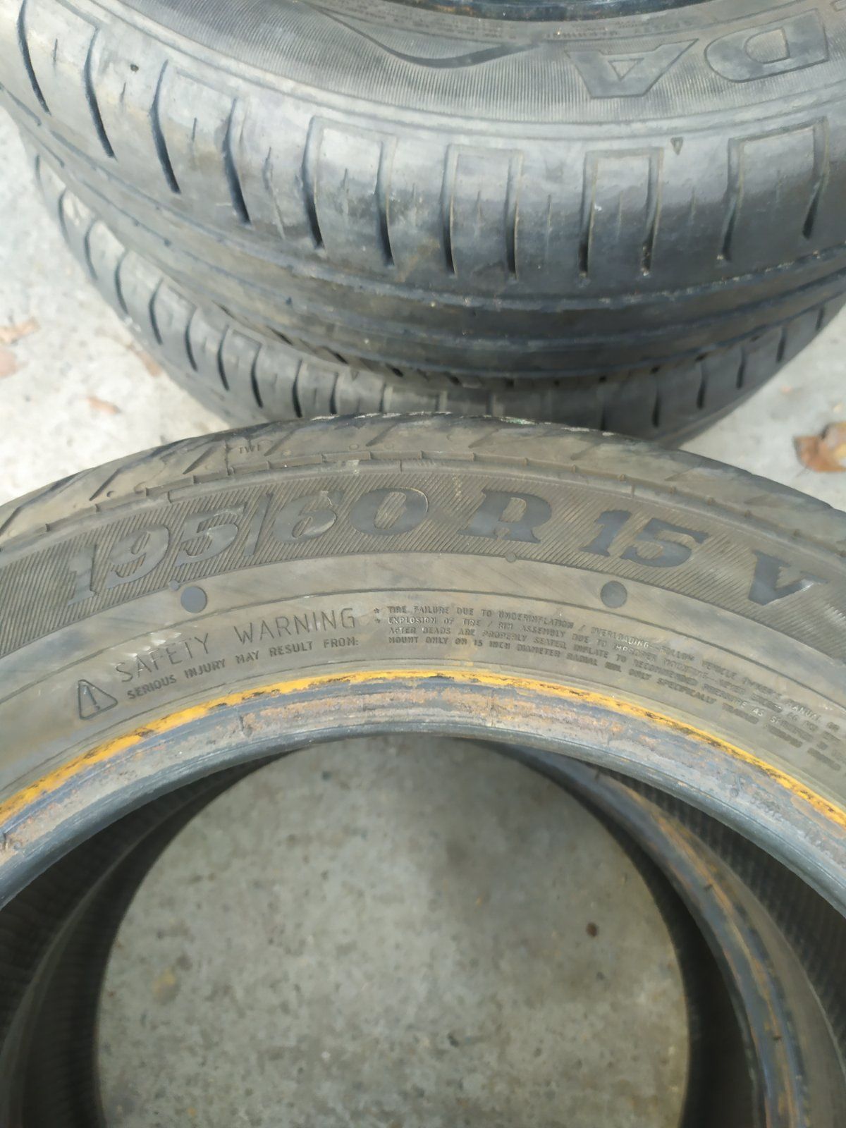 Шини 195/65r15 фулда 2 шт та вікінг 2 шт
