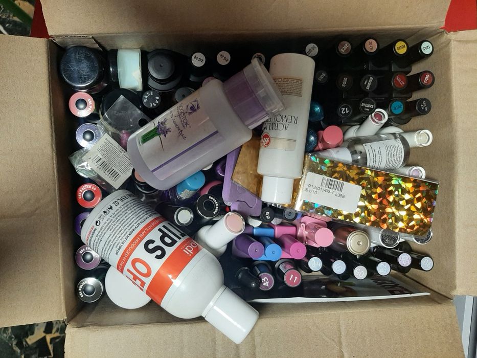 Материалы для мастера маникюра