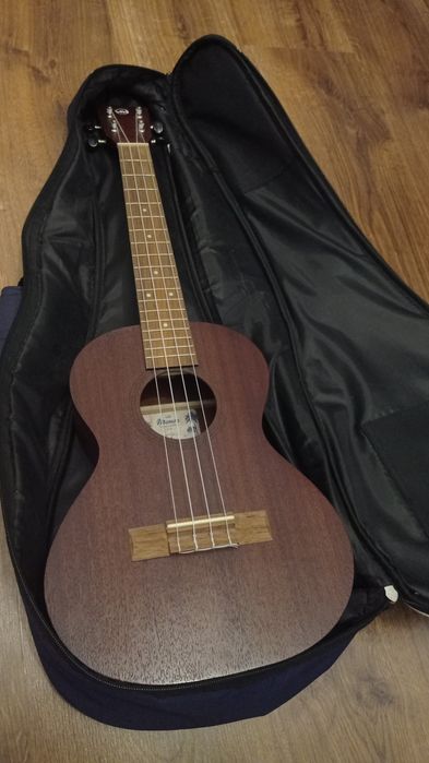 Ukulele tenorowe