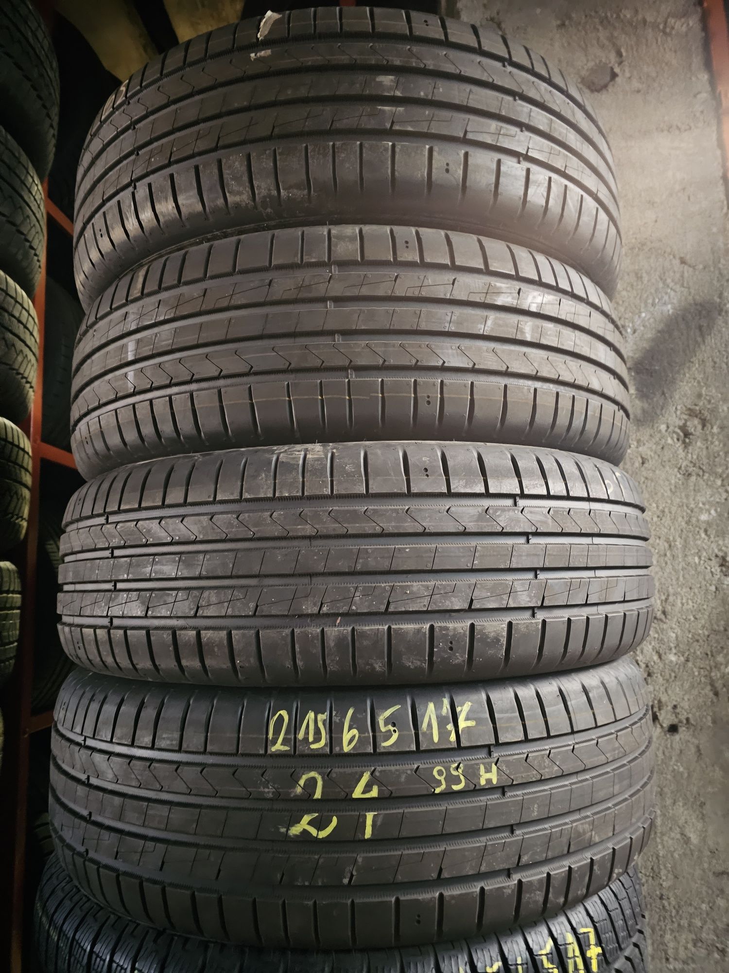 Opony Letnie Nowe Demo- R17 215/65-Hankook -montaż-24rok