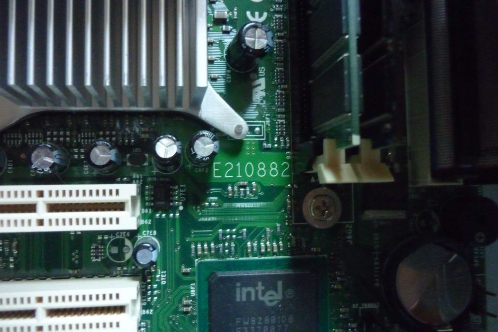 ПК OEM -Software +Wind.XP prof.1-2 CPU (б-у)скидка -80% см.фото