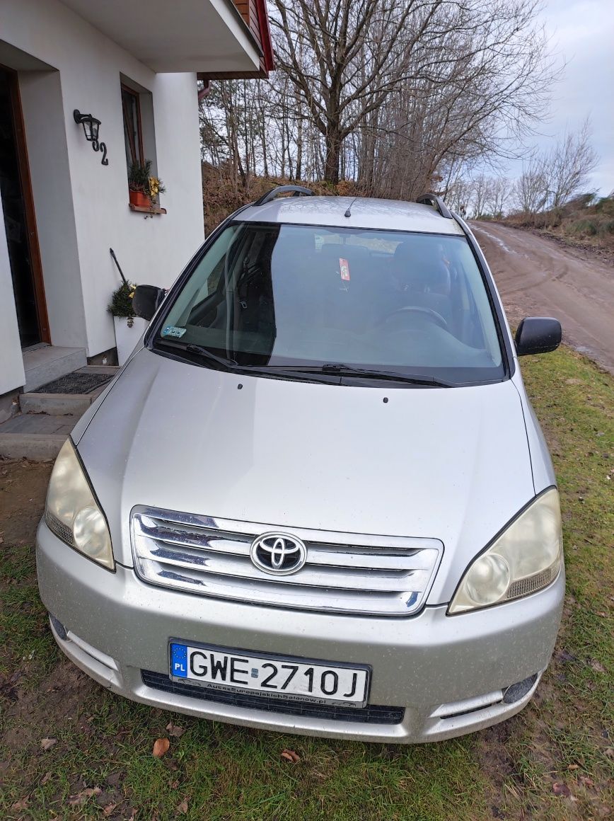 Toyota Avensis Verso