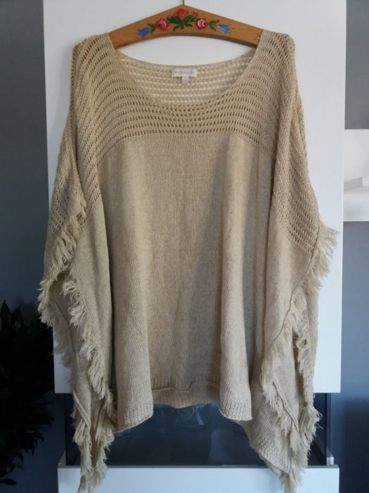 Beżowe ażurowe ponczo
