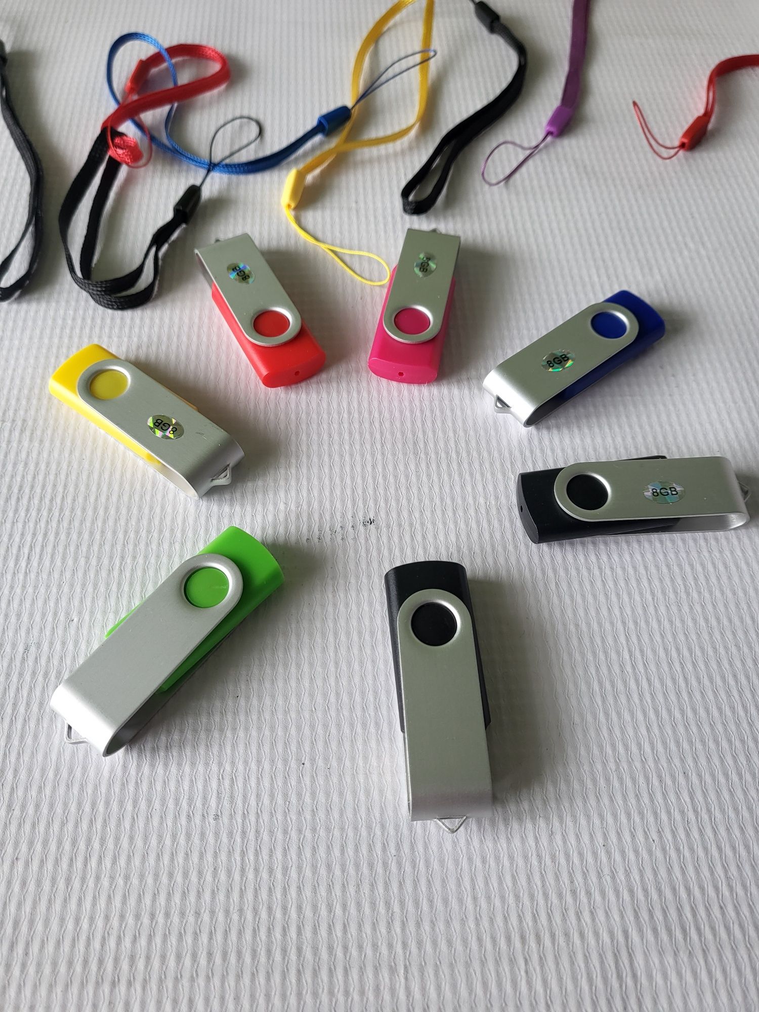 Pendrive 8 GB różne kolory