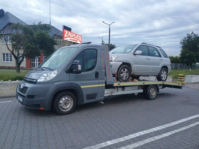 Autolaweta Laweta Busy do wynajęcia wypożyczalnia dostawczych TANIO