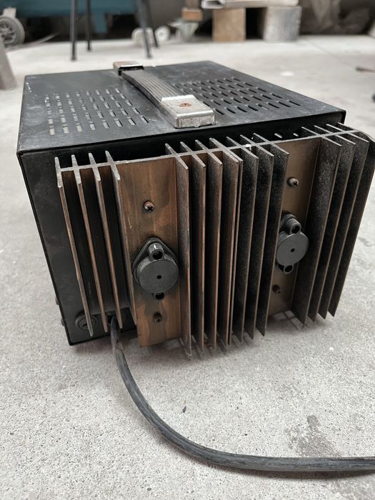 Fonte de alimentação regulada ALAN K105 13.8v