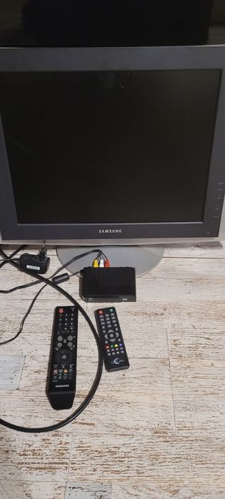 Самсун діагоналлю 20+т2 тюнер