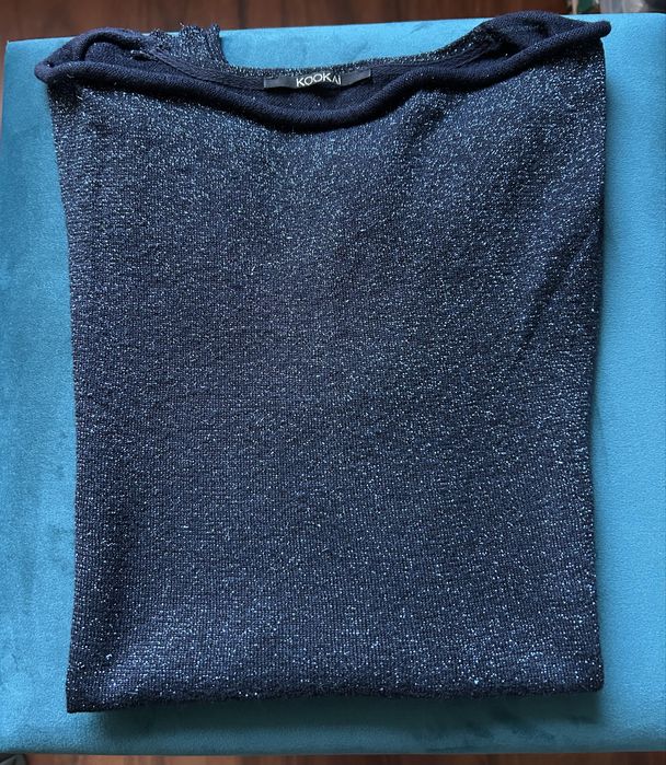 Camisola azul com algum brilho