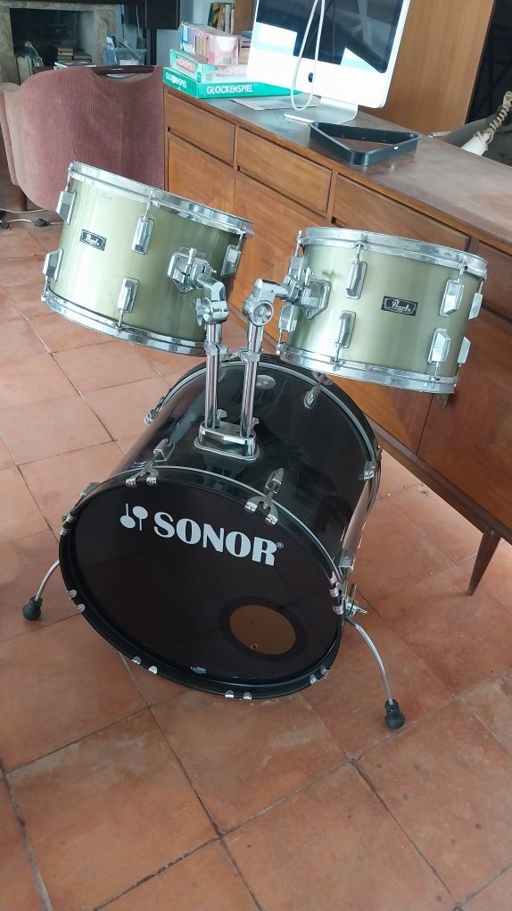 Kit de bateria - bombo e timbalos