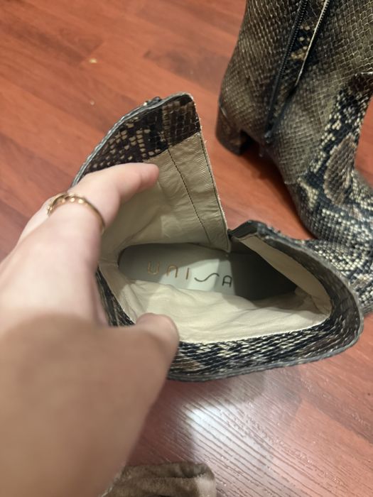 Ботинки на каблучку UNISA 36 р