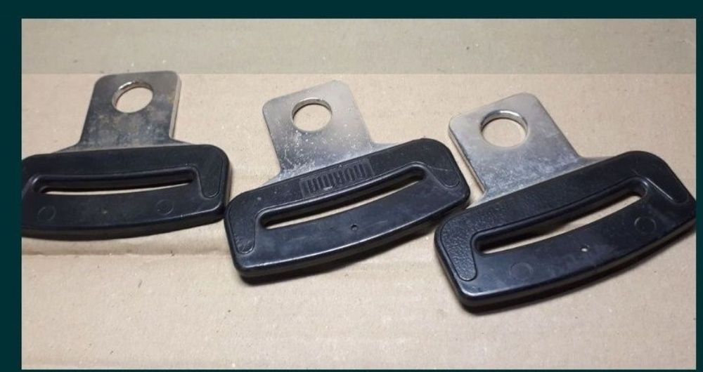 Заглушки для ремней безопасности.
Заглушки салонные.
Аксесуары к ремня