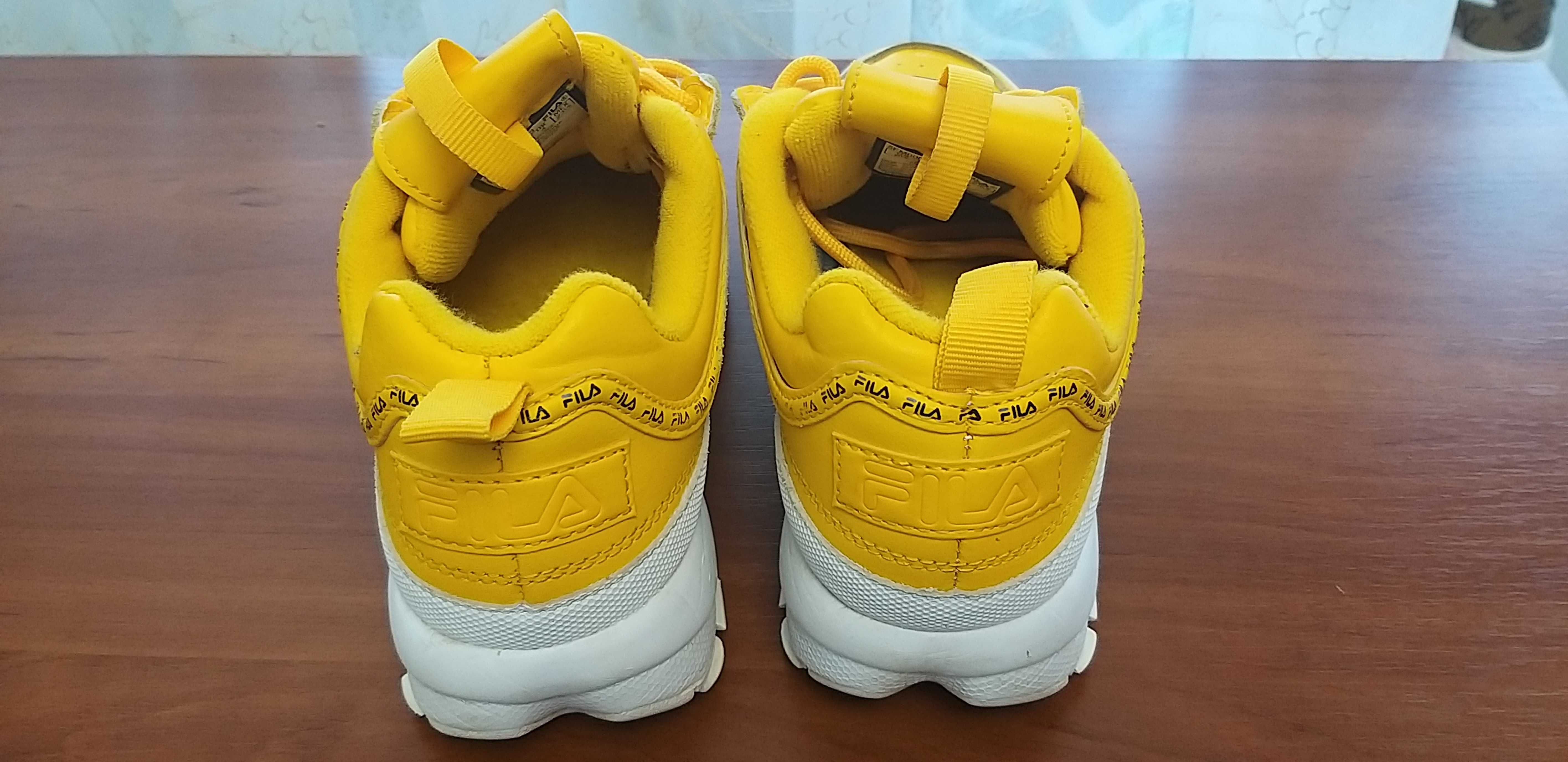 Кросівки Adidas, Fila