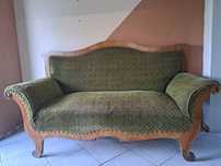 Stara zabytkowa sofa