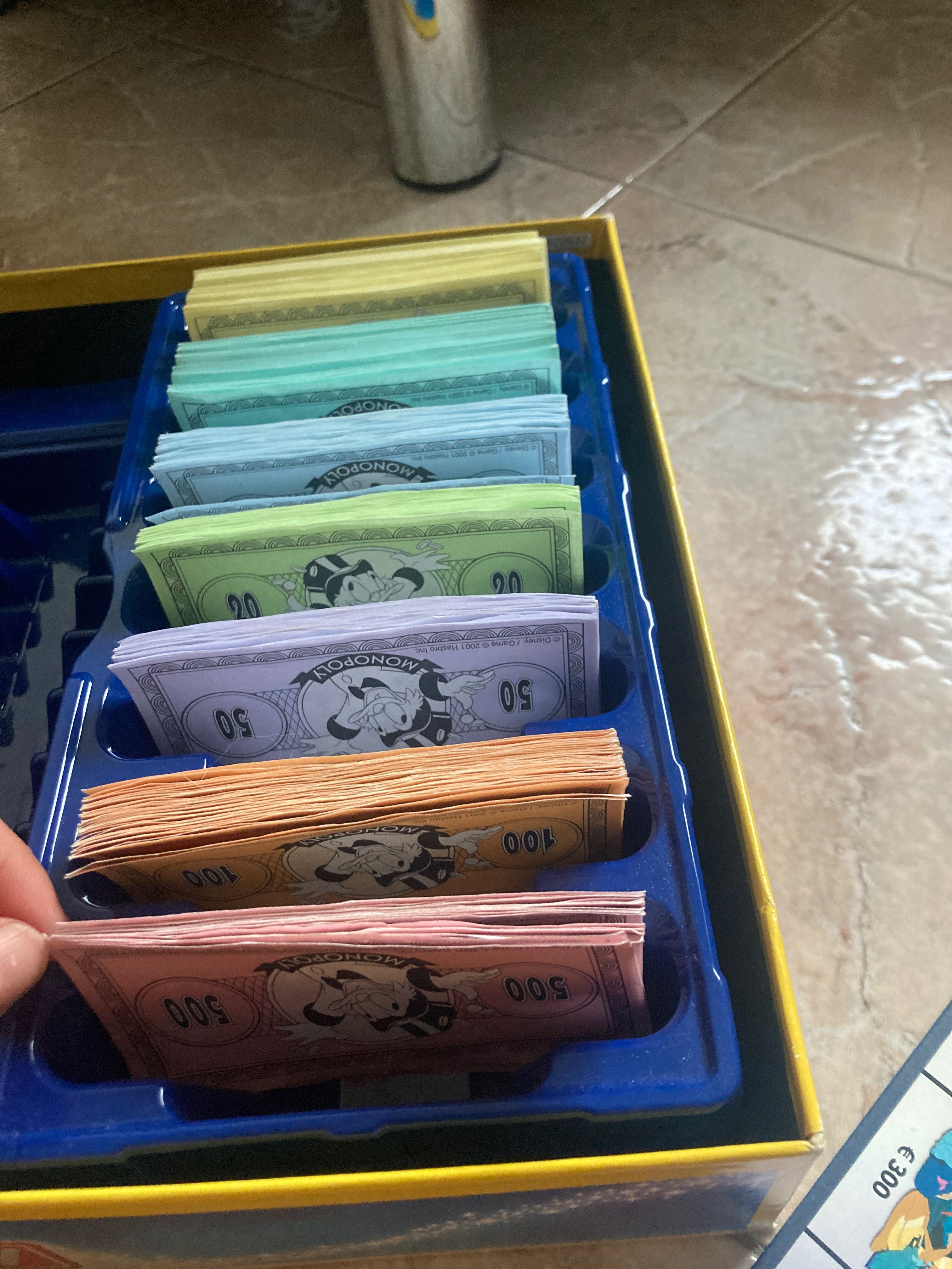 Monopólio Disney Edição Limitada com Castelo 3D