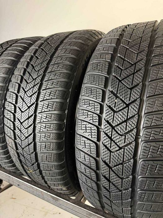 245/40/19 R19 Pirelli Sottozero 3 RSC 98V 4шт Зимова шина 7+мм