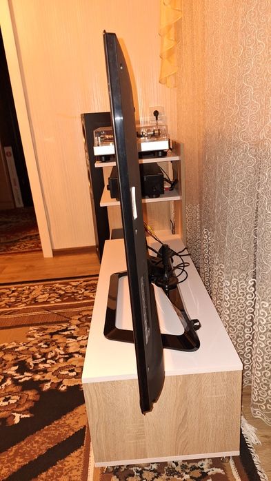 Телевизор  LG  47 дюймов, с функцией 3D