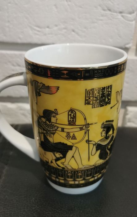 Egipski kubek kolekcjonerski projektu Fathy Mahmoud