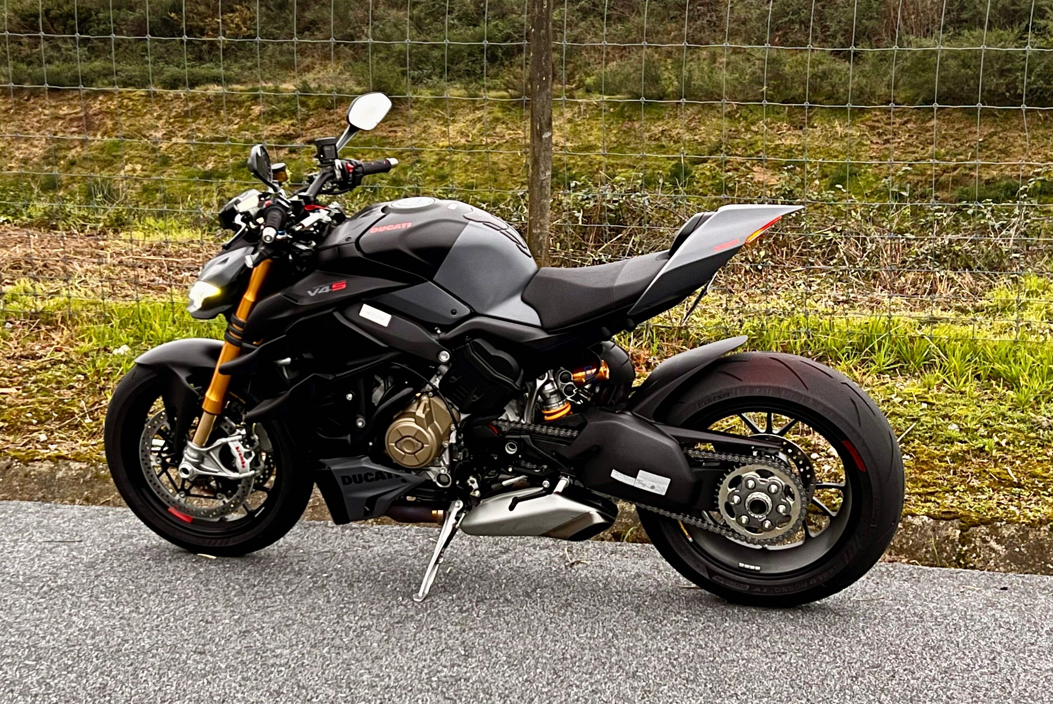 OPORTUNIDADE Ducati Streetfighter V4S my 2023