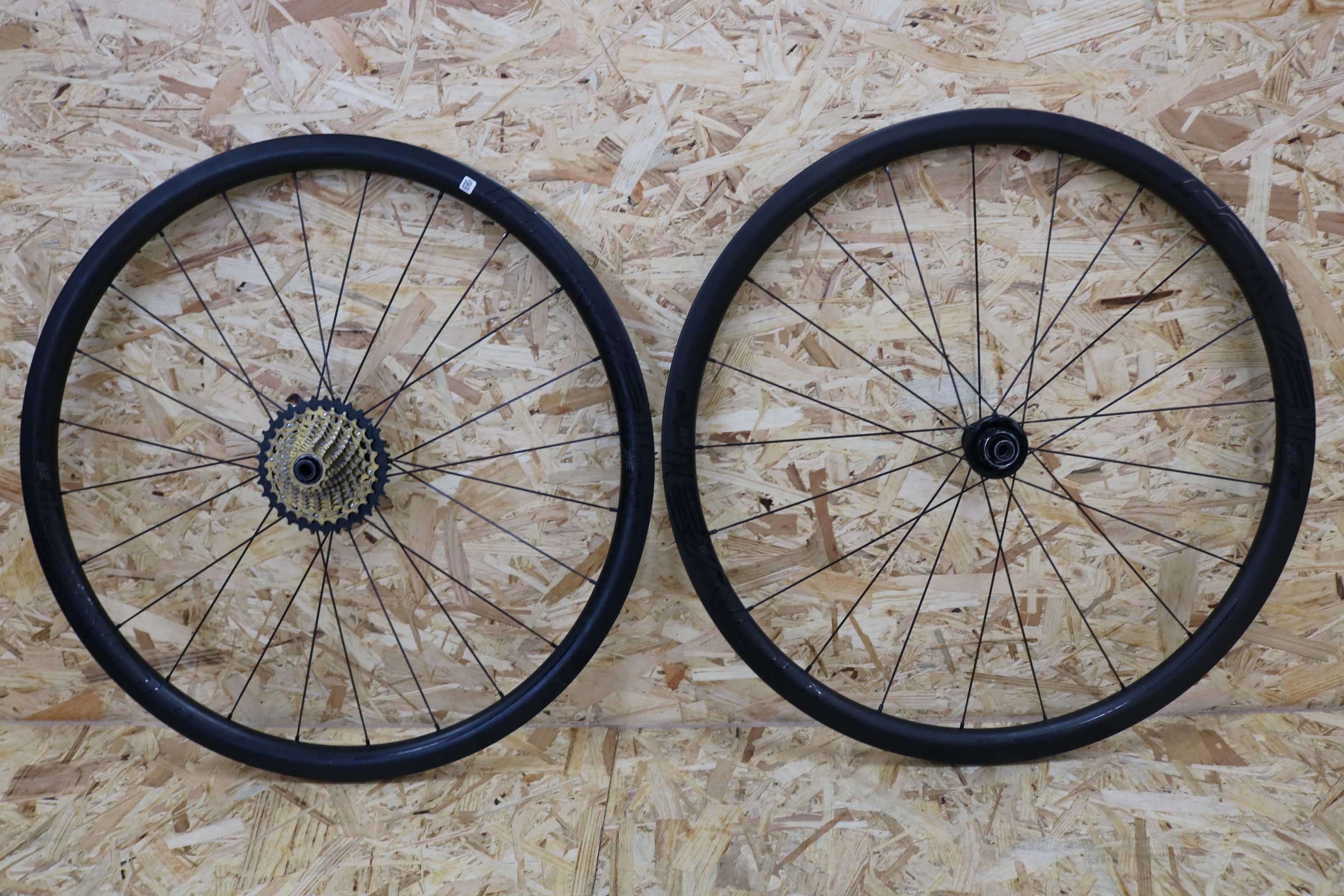 Rodas disco Roval CLX 32 - tubeless ou câmara