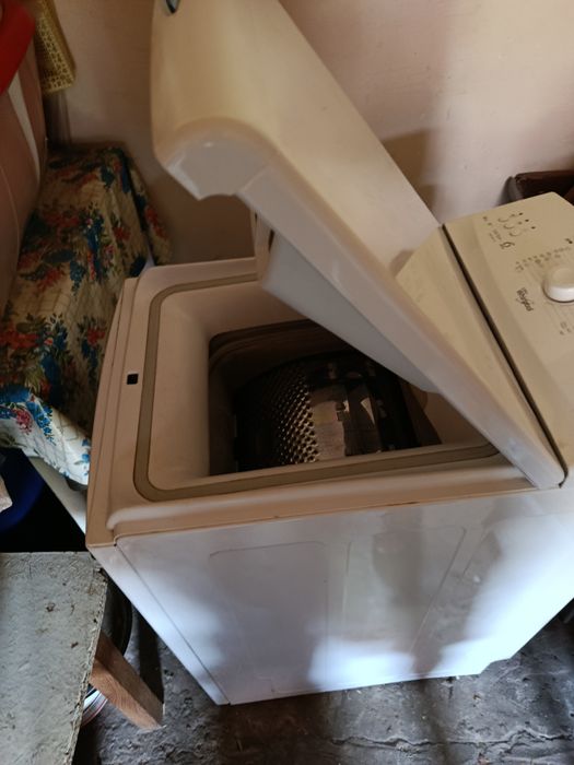 Продам пральна машина Whirlpool