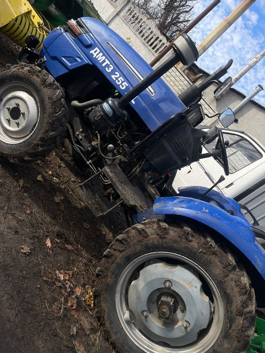 ДМТЗ 255XL Трактор колісний
