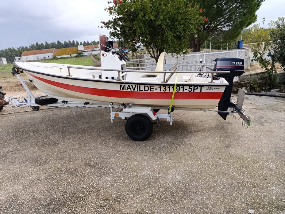 Barco Delfus 450 com Yamaha 20 CV