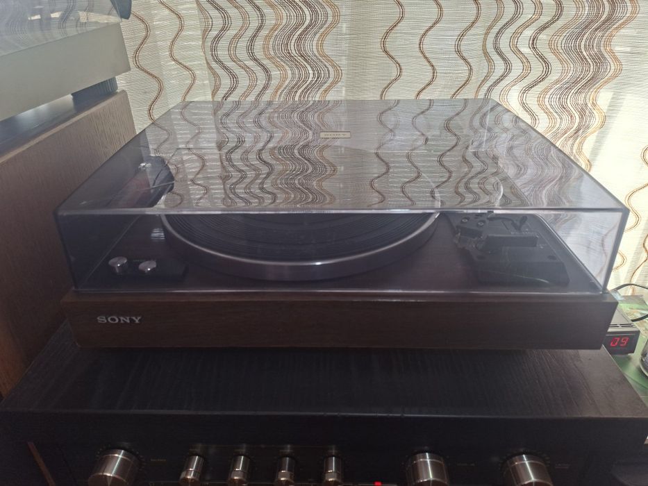 Продам виниловый проиграватель Sony PS-1150