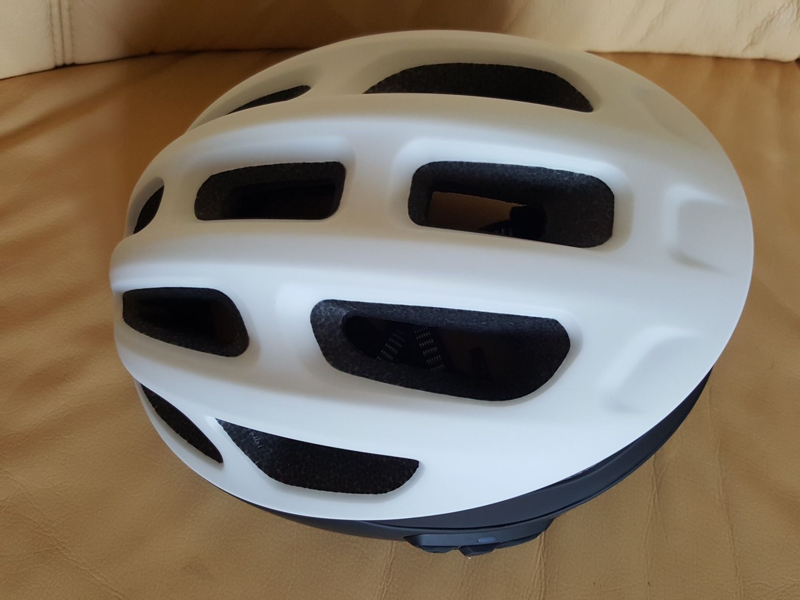 Kask rowerowy r1 road z wbudowanym interkomem, rozmiar M ( 55-59 cm )