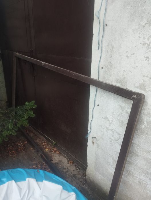 Drzwi zewnętrzne metalowe z ościeżnicą