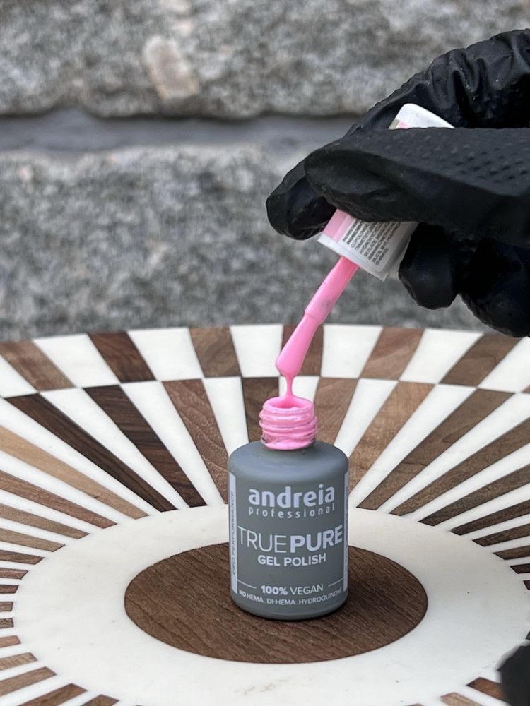 Vernizes da marca Speed e Andreia