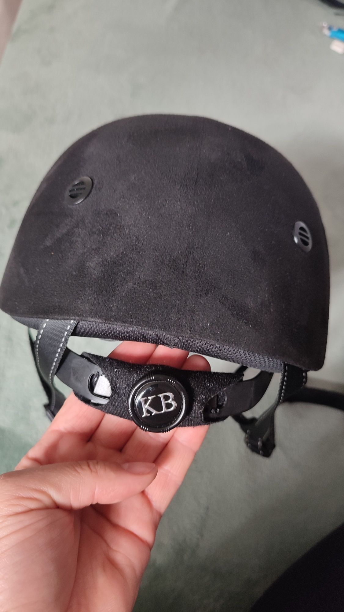 Kask jeździecki do jazdy konnej