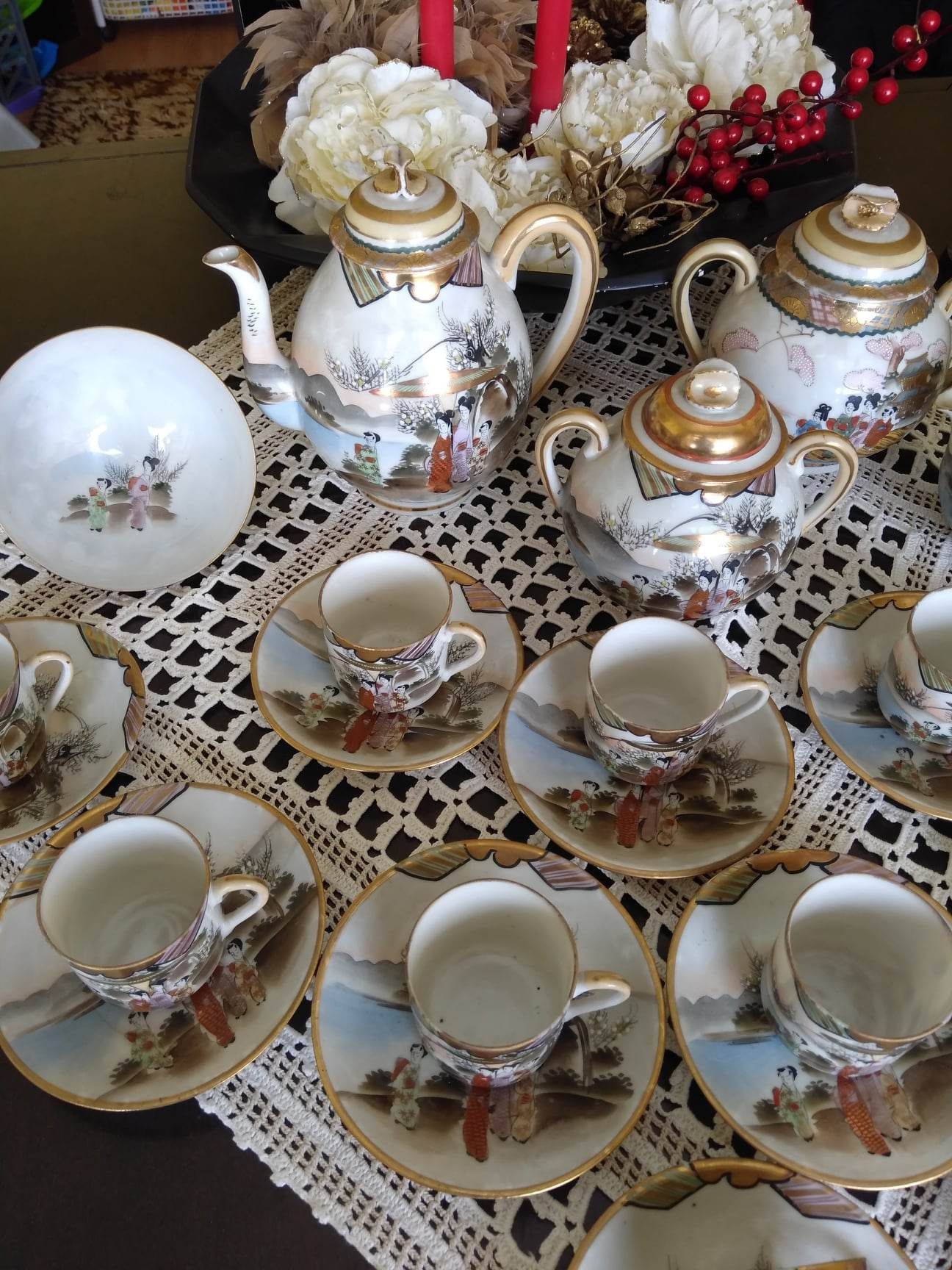 Serviço café 12 chavenas, muito vintage, casquinha, chines muito antig