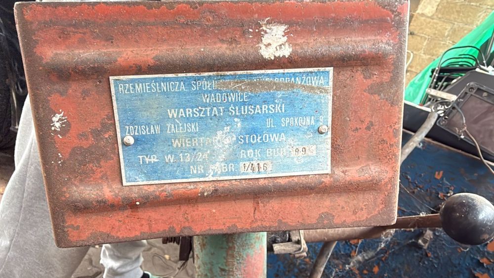 Sprzedam wiertarkę stołowa wraz z podstawką.