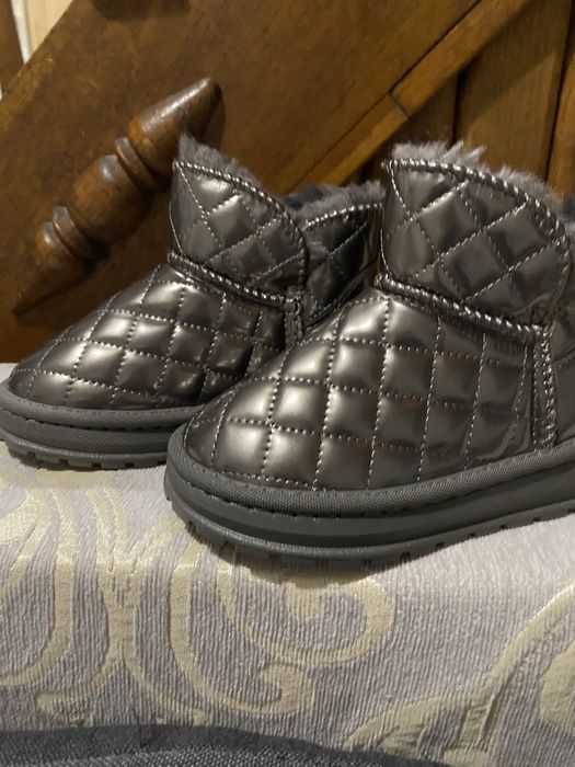 Угги для дівчинки