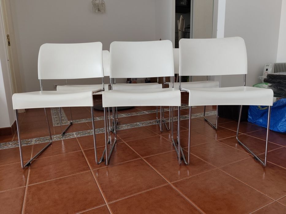 Cadeiras estrutura metal