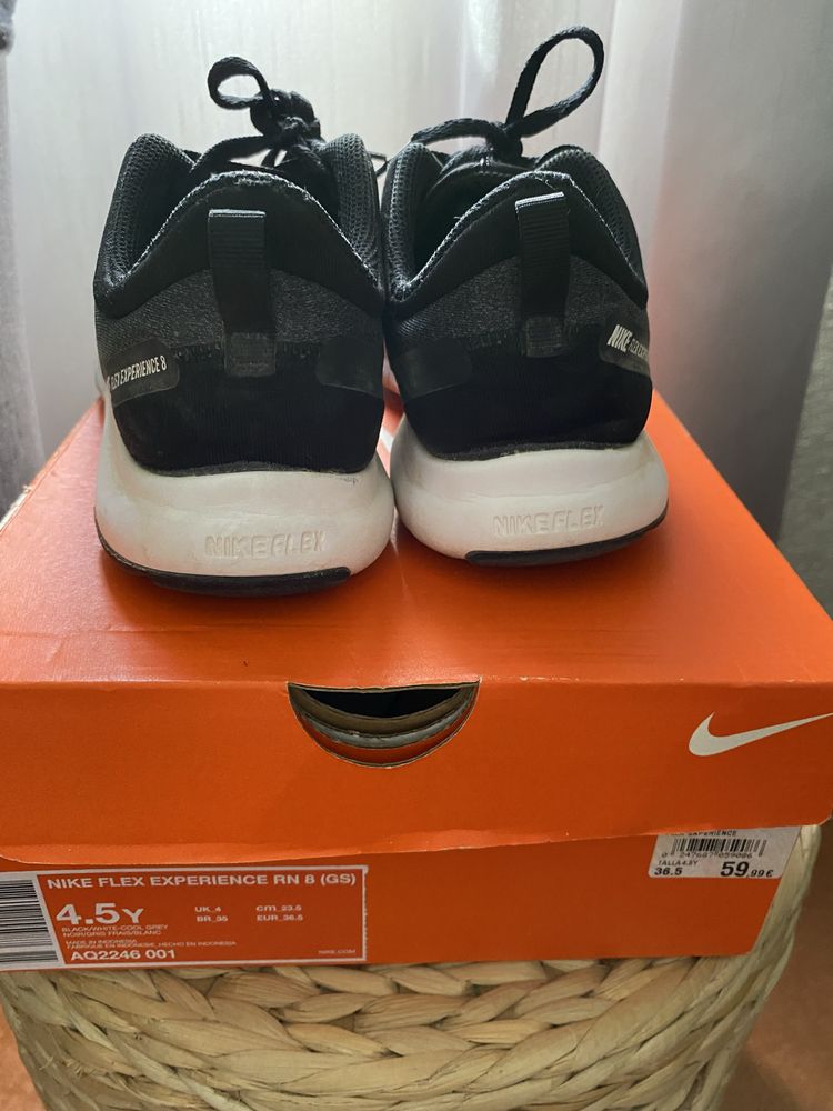 Ténis Nike Tam 36