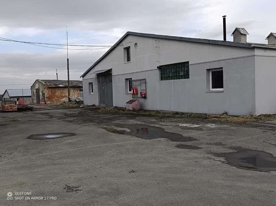 Продається комплекс приміщень площею 3250м.кв(1491,1500,715,206,38,16)