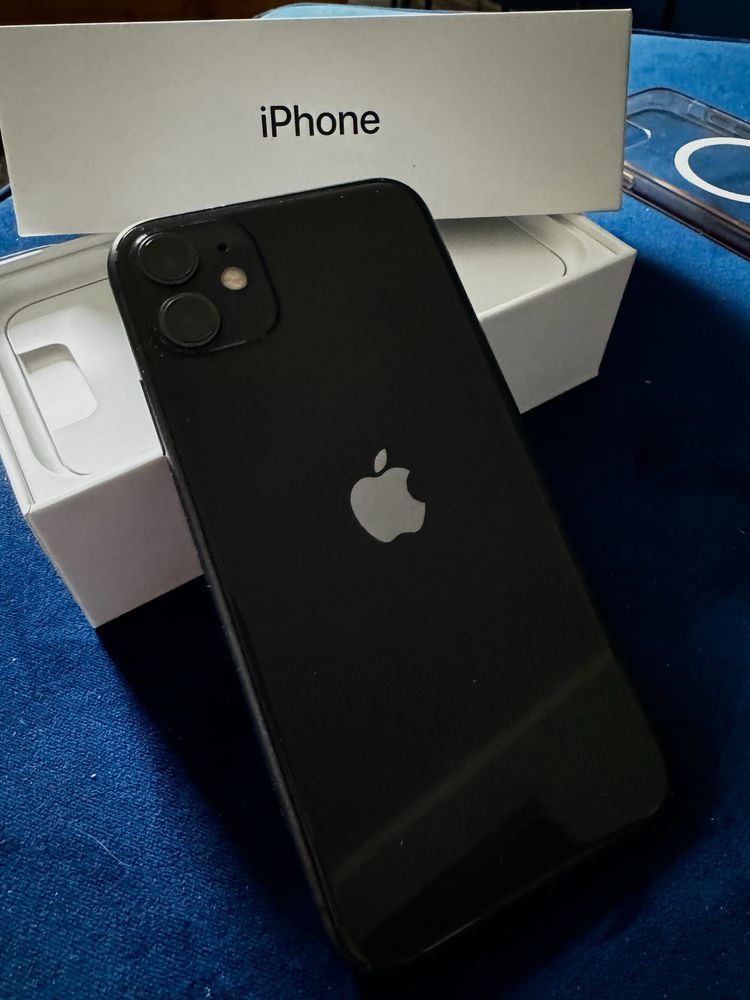 Smartfon Apple iPhone11 zadbany, bez zarysowań